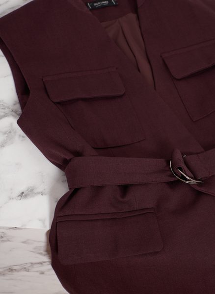 Compleu damă vestă și pantaloni burgundy jeans -