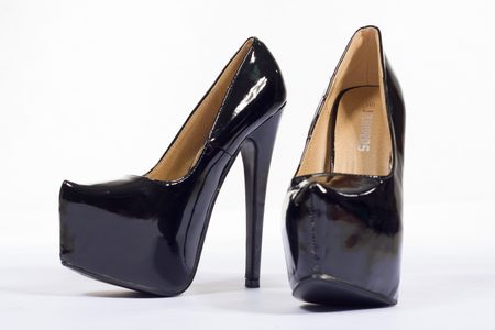 -50% Dámske lodičky čierne na platforme lakované -