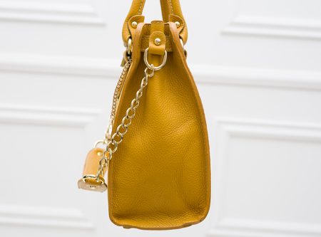 Dámská kožená kabelka se zámkem a řetízkem semiš - žlutá -