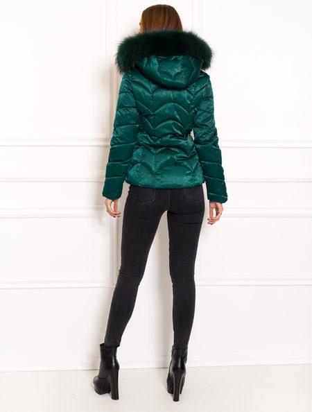 Exkluzívna krátka zimná bunda s pravou kožušinou smaragdovo zelená -