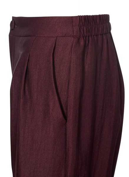 Costum damă burgundy cu cataramă aurie -