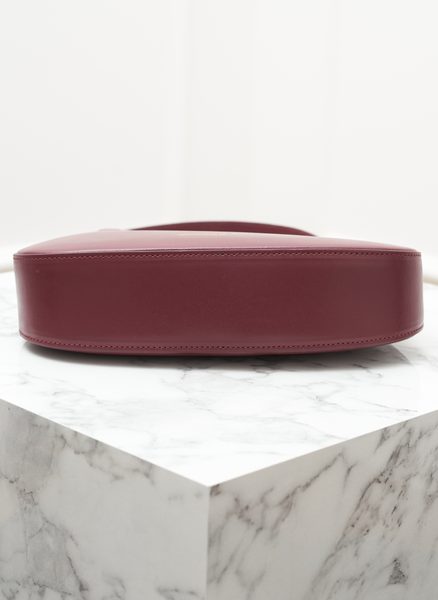 Kožená kabelka ražená vínová -