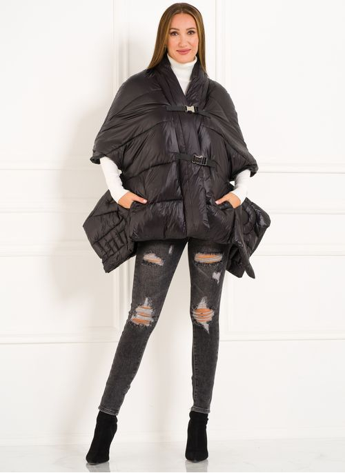 Dámská zimní bunda s páskem a třásněmi černá