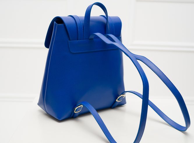 Dámsky kožený batoh na patenty razený - kráľovská modrá