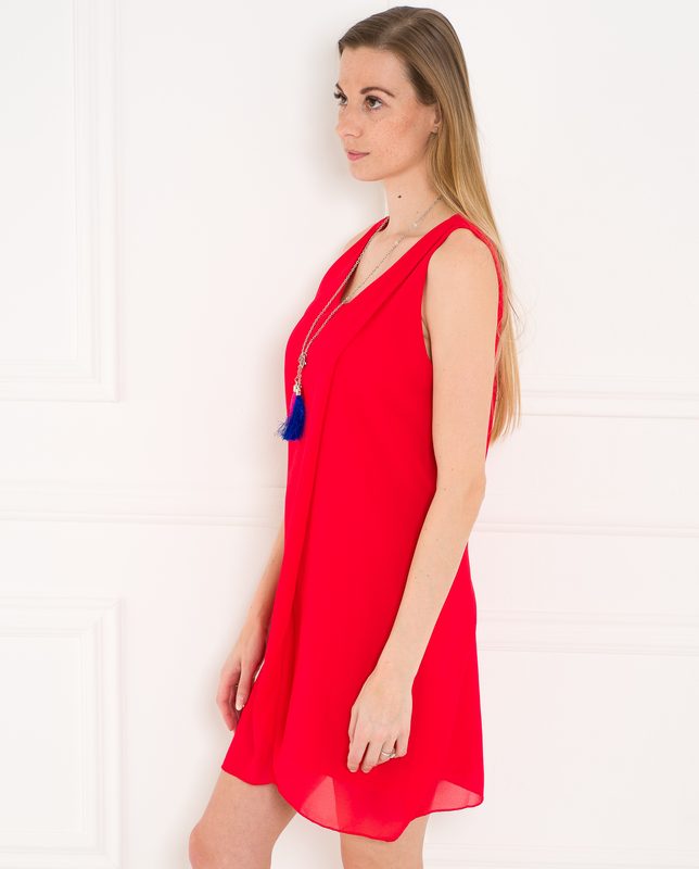 Volné letní šaty s přívěškem červené