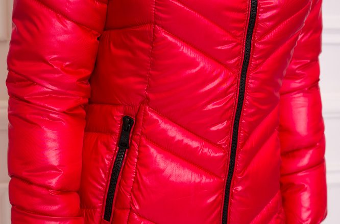 Dámská zimní bunda vypasovaná s pravým mývalovcem - červená