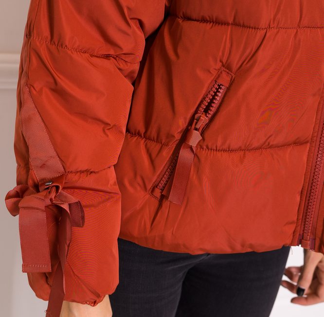 Dámska krátka oversize bunda s viazaním na rukávoch - oranžová