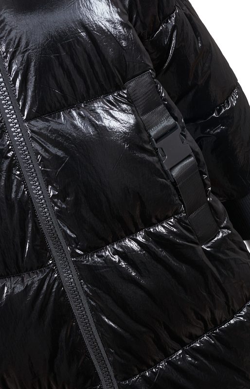 Dámská černá metalická zimní bunda s přeskam