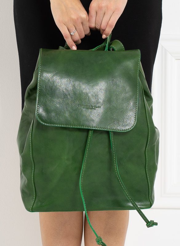 Dámský kožený batoh s klopou - zelená