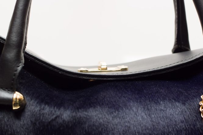 Dámska luxusná kabelka so srsťou malá do ruky - modrá