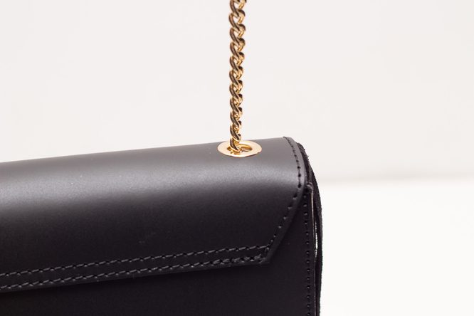 Dámske luxusné kožená kabelka cez rameno - čierna