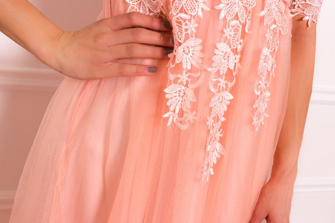 Spoločenské luxusné dlhé šaty s rukávom - svetlo ružová