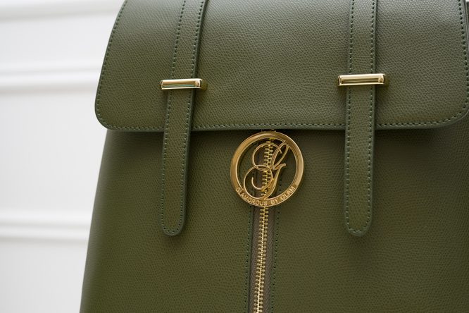 Dámský kožený batoh na patenty ražený - tmavě zelená