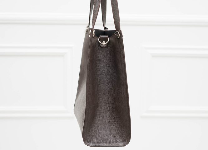 Dámska kožená kabelka vysoká s otočným zapínaním - tmavo hnedá
