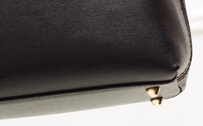 Dámska kožená kabelka zo safiánové kože - čierna