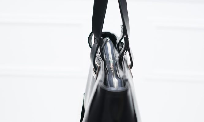 Real leather shoulder bag Guy Laroche Paris - Black