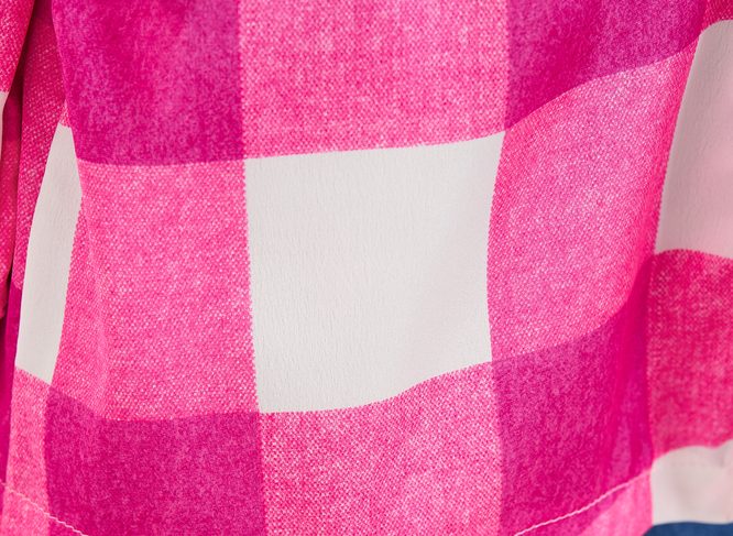 Dámská saténové kimono na zavazování se vzorem kostek - růžová
