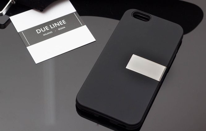 Pokrowiec dla iPhone 6/6S Due Linee - czarny