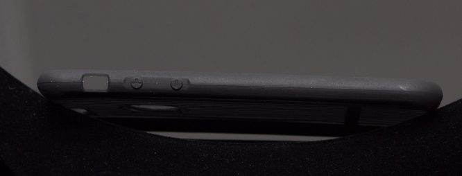 Kryt na Iphone 6/6S - s děrováním - černá