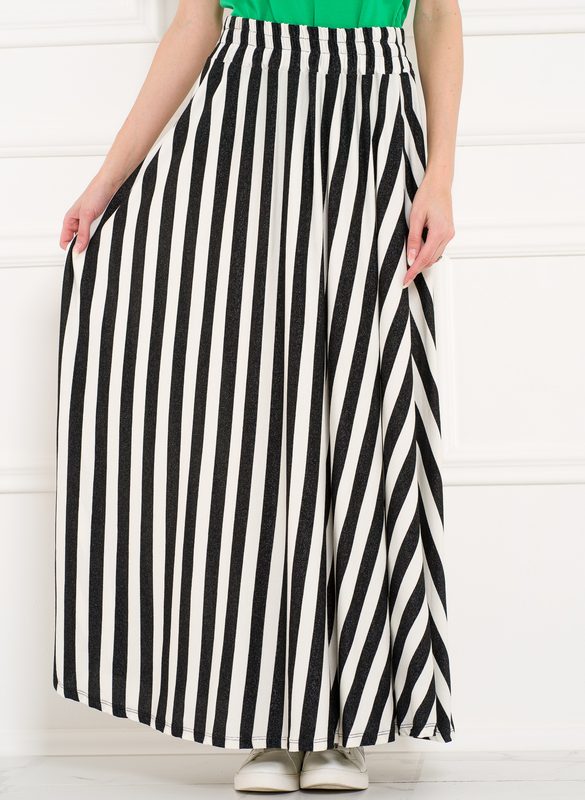 Dámská dlouhá sukně s pruhy černo - bílá