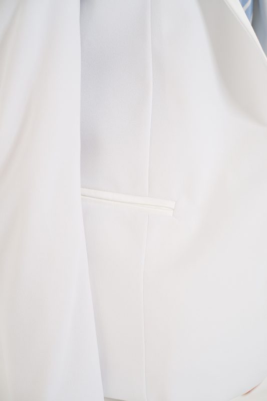 Dámske sako s lesklým lemom - biela