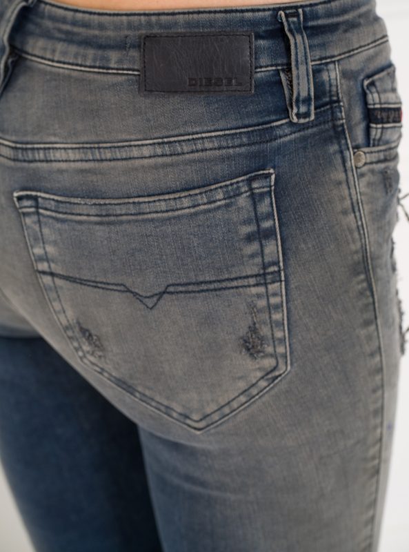 Jeansy dla kobiet DIESEL - granatowy