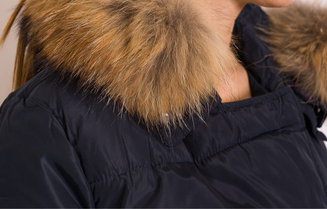 Dámska zimná bunda so zipsami s pravým mývalovcem - tmavo modrá