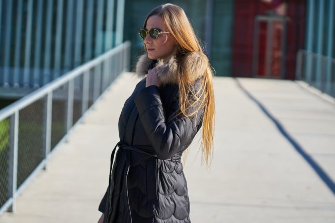 Női téli kabát
Női téli kabát eredeti rókaszőrrel Due Linee - Szürke