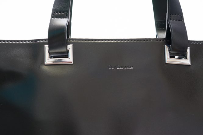 Kožená kabelka Guy Laroche stříbrné zdobení - černá