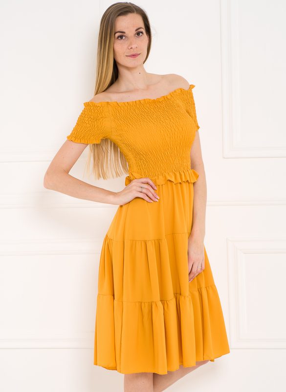 Letné šaty s riasením žlté