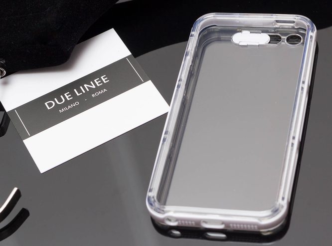 Védőtok iPhone 5/5S/SE készülékekhez Due Linee - Fehér