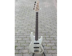 Xotic XJ-1T 5-String Bass - Vintage White - basová kytara - 1ks