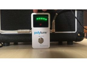 4113 Ernie Ball CradleTune - chromatická ladička se stojanem - 1ks