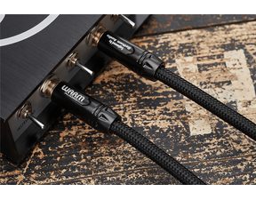 Voodoolab USA Dingbat MEDIUM s napáječem Pedal Power 4x4 Pedalboard 22"x13.5"(56x35cm) a Gig Bag