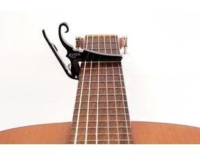 Kyser KGCUA Capo Quick-change Blue Classical - kapodastr na klasickou kytaru