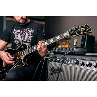 IK Multimedia AXE I/O SOLO + Amplitube 4 DeLuxe - zvuková karta - 1ks