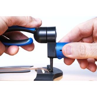 MusicNomad MN223 GRIP ONE - All in ONE String Winder, Cutter, Puller  - multifunkční navíječ strun - 1ks