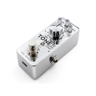 IK Multimedia - TONEX ONE - Joe Satriani Limited Edition - kytarový efekt  - 1ks