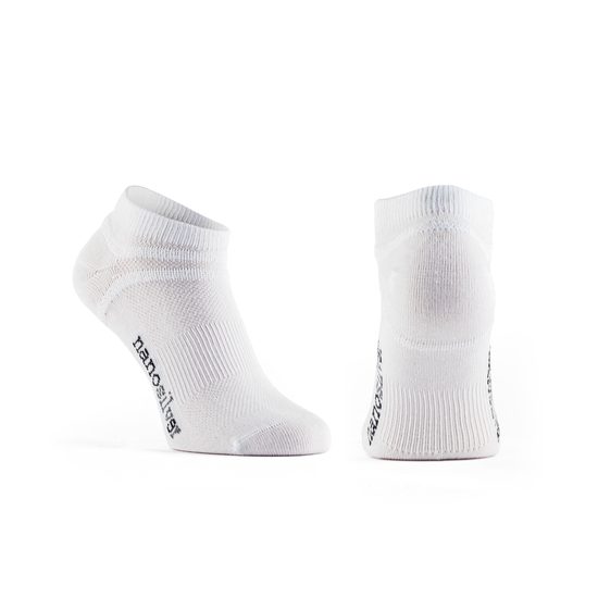 Kotníkové tenké ponožky nanosilver bílé