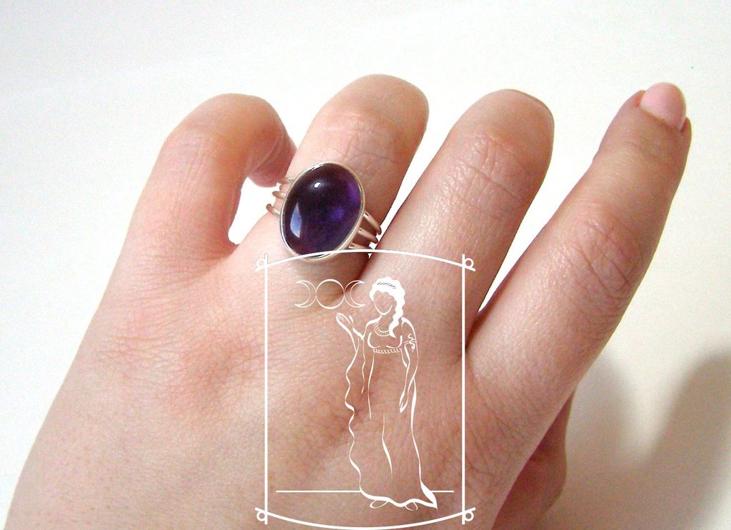 Ametyst - stříbrný prsten - Stříbrné prsteny - Tajemná Hékaté - Magické  místo, kde nejen čarodějky naleznou to, co hledají. Vítejte u nás :)