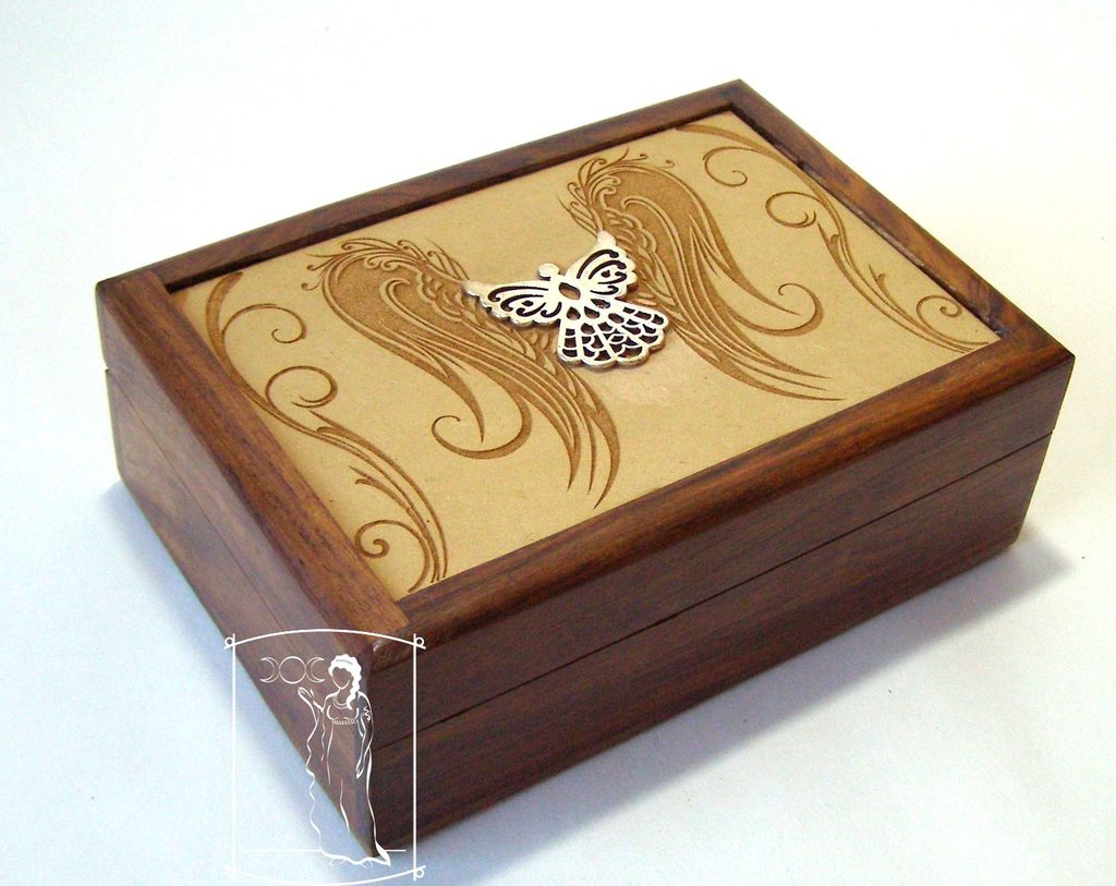 Krabička dřevěná - Anděl - Krabičky dřevěné - Tajemná Hékaté - Magické  místo, kde nejen čarodějky naleznou to, co hledají. Vítejte u nás :)