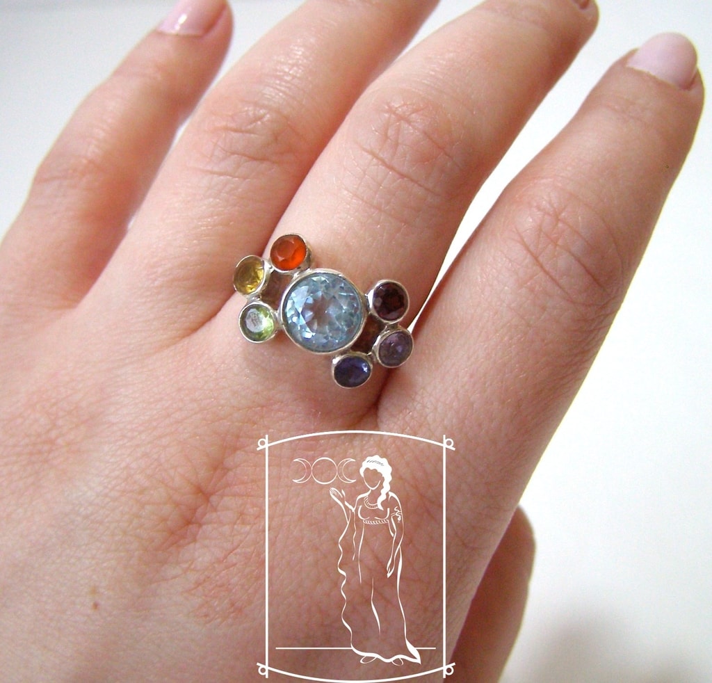Stříbrný prsten s čakrovými kameny - Prsteny stříbrné - Tajemná Hékaté -  Magické místo, kde nejen čarodějky naleznou to, co hledají. Vítejte u nás :)