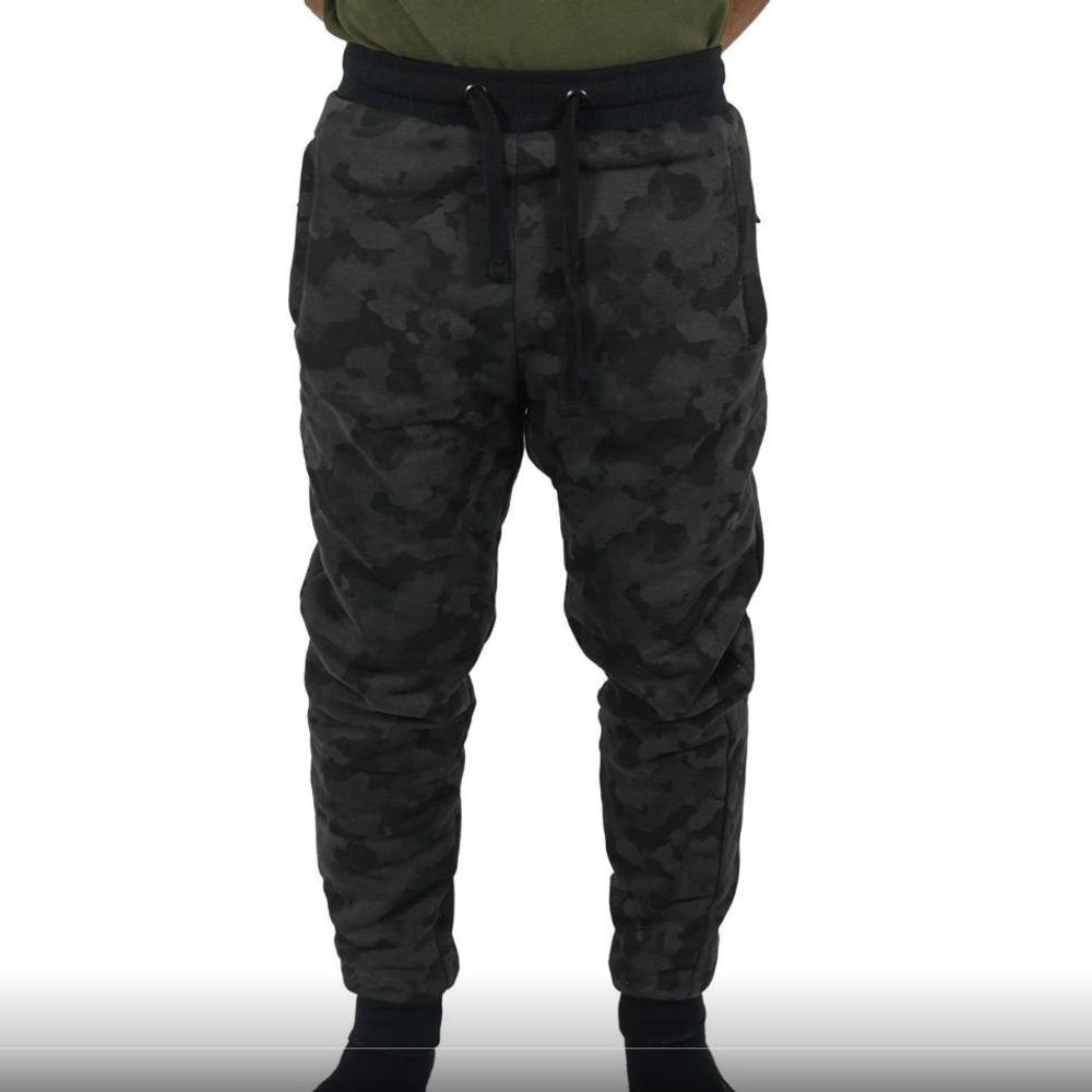 E-shop Mikbaits Rybářské Tepláky Black Camou Jogger Sherpa - L,Mikbaits Rybářské Tepláky Black Camou Jogger Sherpa - L