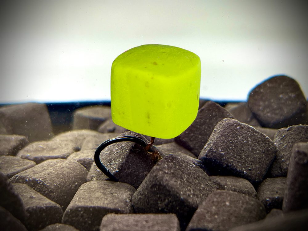 E-shop LK Baits CUC! Nugget Balanc Fluoro 10mm 100ml - Mango,LK Baits CUC! Nugget Balanc Fluoro 10mm 100ml - Mango