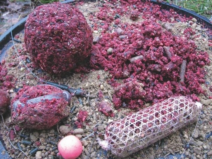 Mikbaits Instantní vnadící Method mix 2,5kg - Ořechový Hurikán