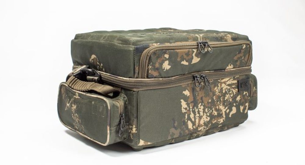 Fotografie Nash Taška Subterfuge Hi-Protect Carryall - Medium Nash