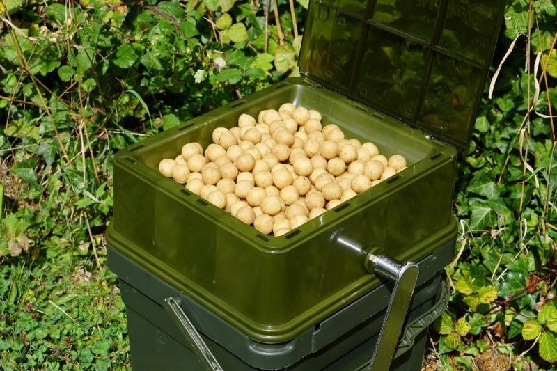 RidgeMonkey Drtička Advanced Boilie Crusher + kýbl Modular Bucket 17l set