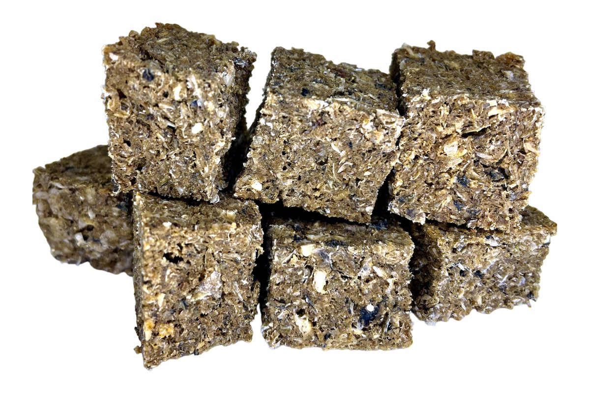 LK Baits Pet Luxusní rybí kostky z mletého okouníka 40g