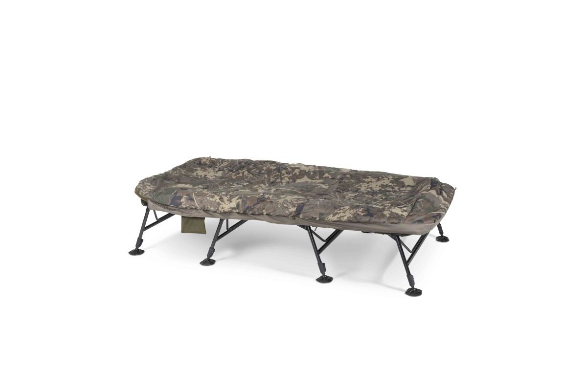 Nash Lehátko so spacákom Indulgence HD40 8 Leg Sleep System Camo Wide