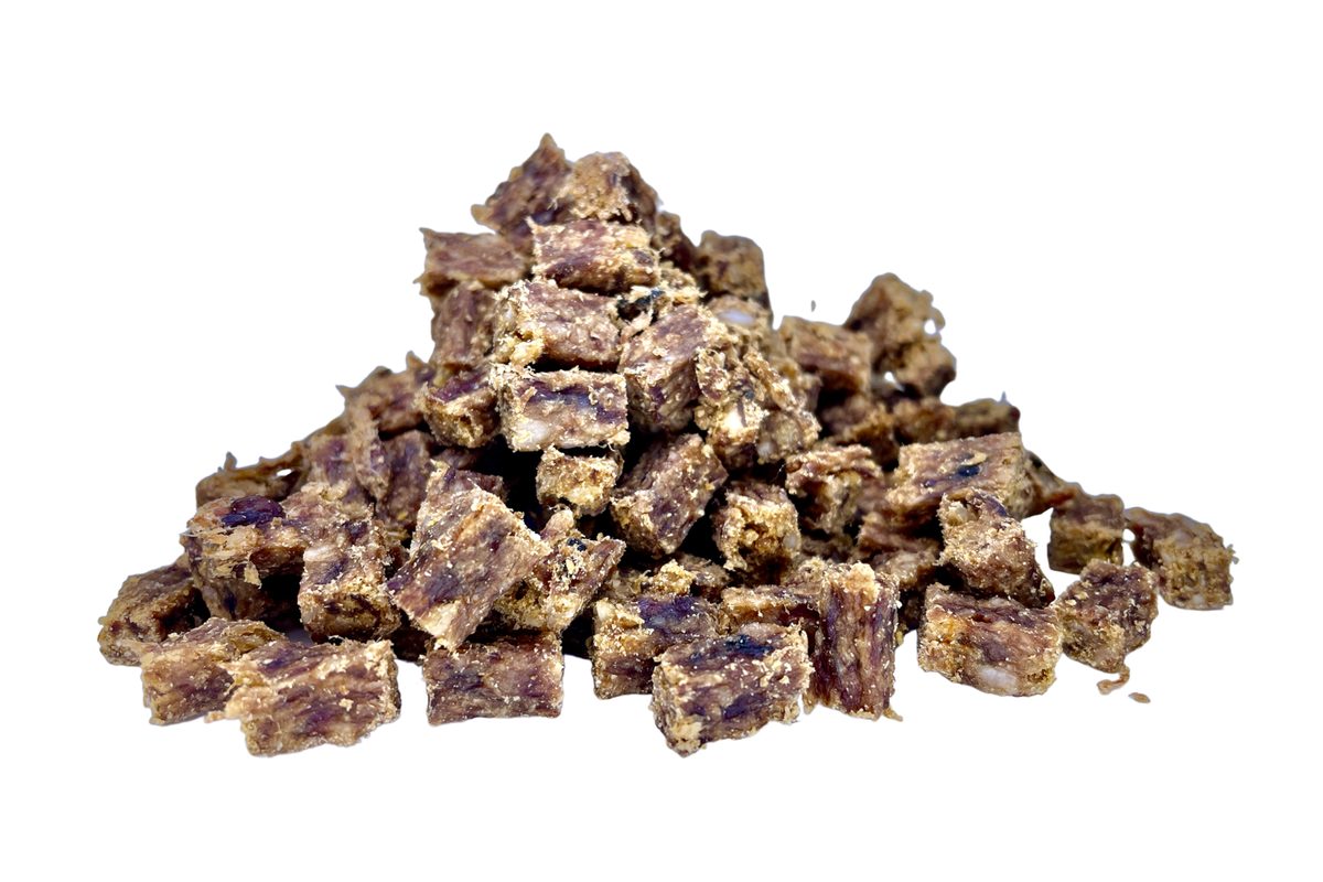 LK Baits Pet Sušené hovězí kostky 100g